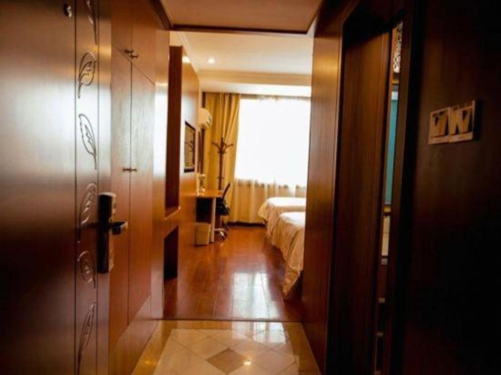 Greentree Inn Suzhou Guanqian Yangyuxiang Metro Station Business Hotel Exterior photo